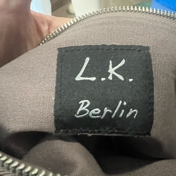 Liebskin Berlin taupe leather crossbody - Picture 7 of 7